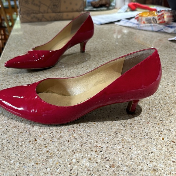 Pink Patent Kitten-Heel Shoes - Picture 4 of 15